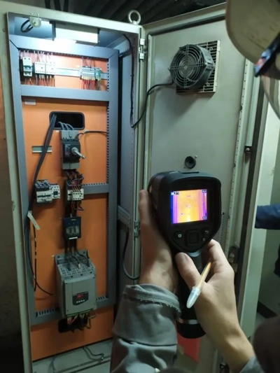 Análise termográfica de painéis elétricos